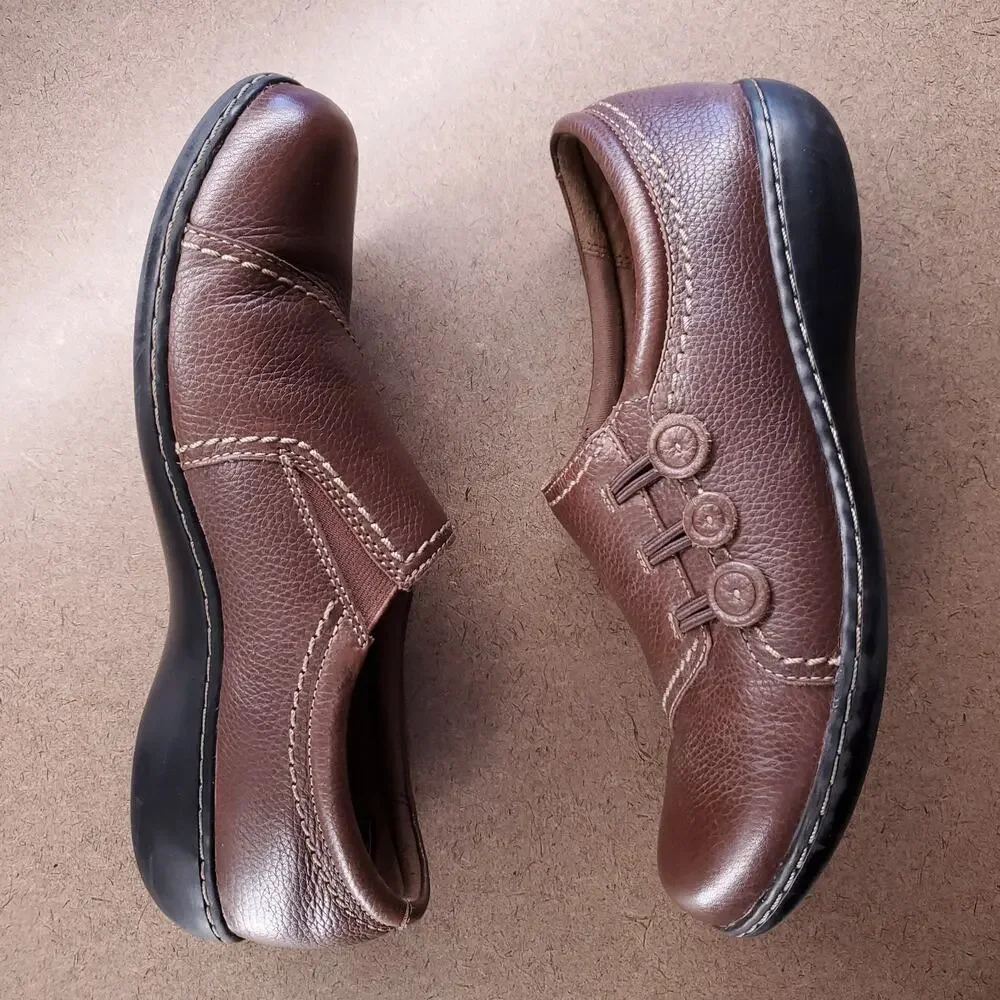 Clarks Ashland Effie Brown Leather Slip On Shoes Women 9.5M Comfort Loafers Flat